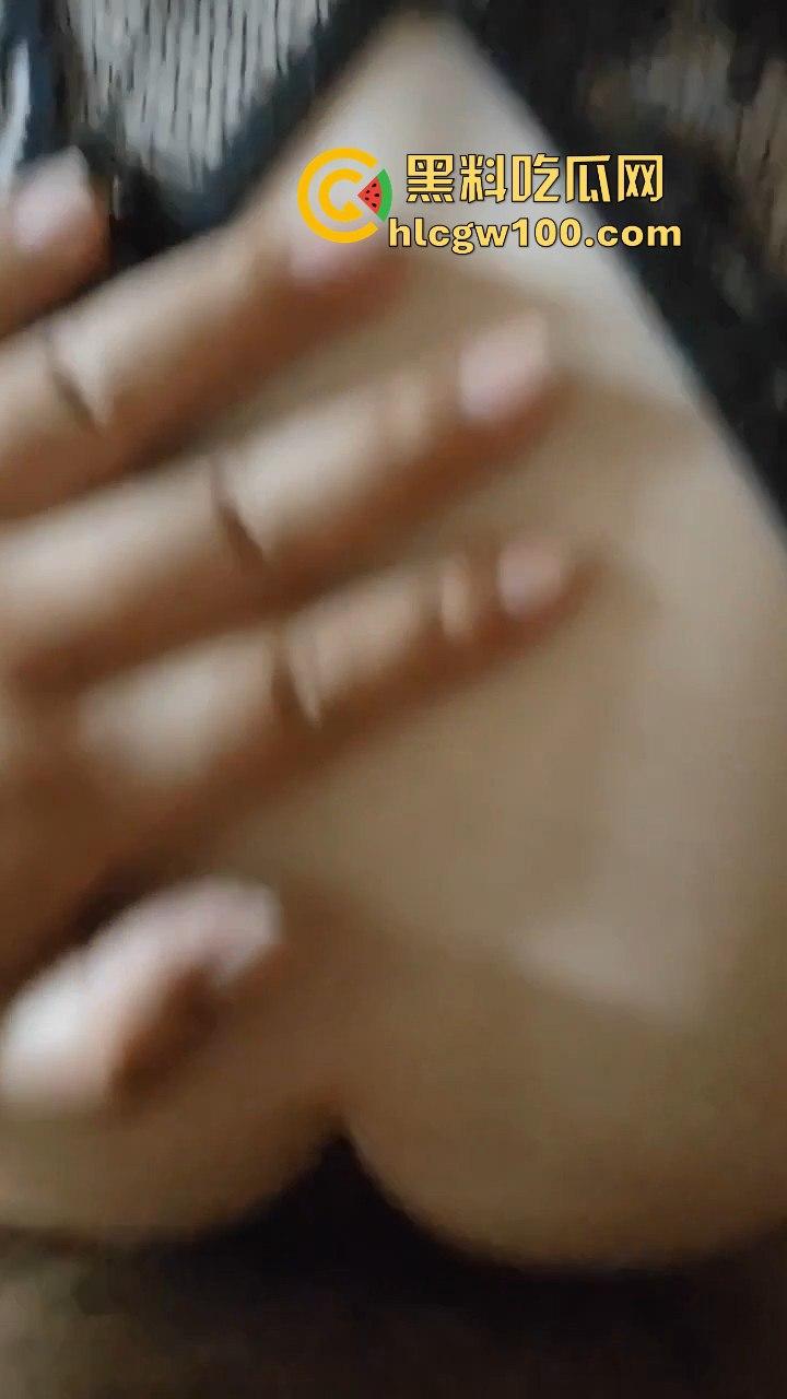 上海白嫩贵妇粉嫩似少女，疑似乳头阴部都做了美容，粉的好像假的一样！！-5