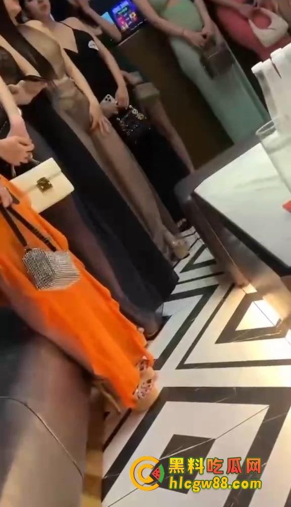 东南亚不止电信诈骗，红磨坊选秀胸真假全报，诚信操遍天道酬勤，国内医美骗婊远看D近摸坚如磐石！-9