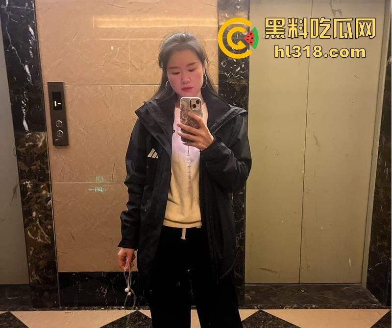 湖南人民医院骚气护士【杨程琳】性欲旺盛多次约炮偷情，敏感秘处被深入挑逗，呻吟声扣人心弦！-1